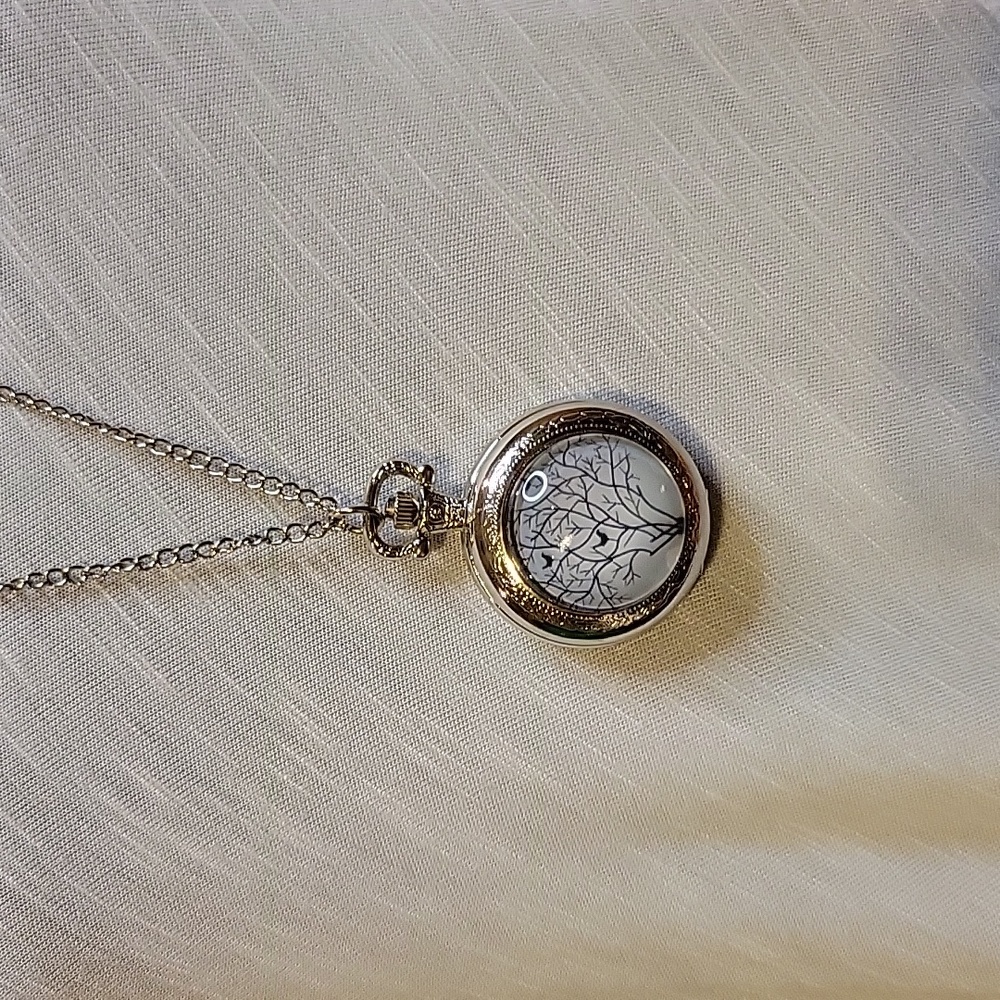 Pocket Citizen Watch With A Tree And Black Birds Of The Face On A Silver Chain - Picture 2 of 4